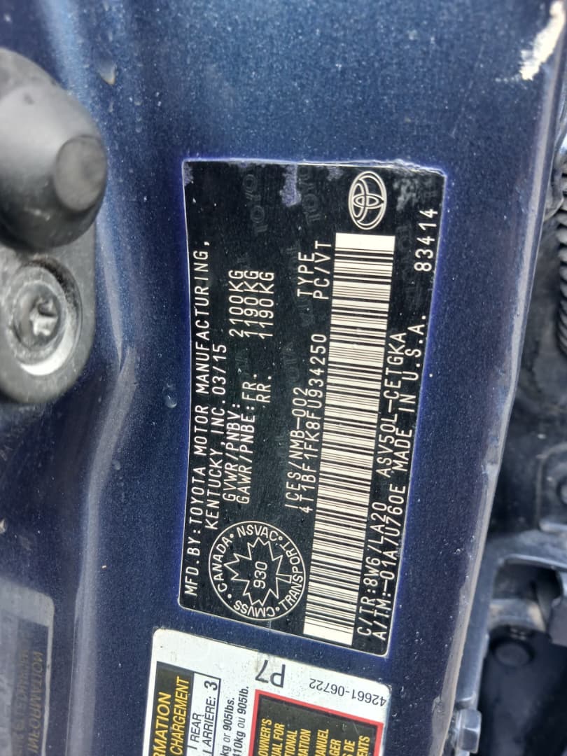2016 Toyota Camry Blue Sedan — photo 5