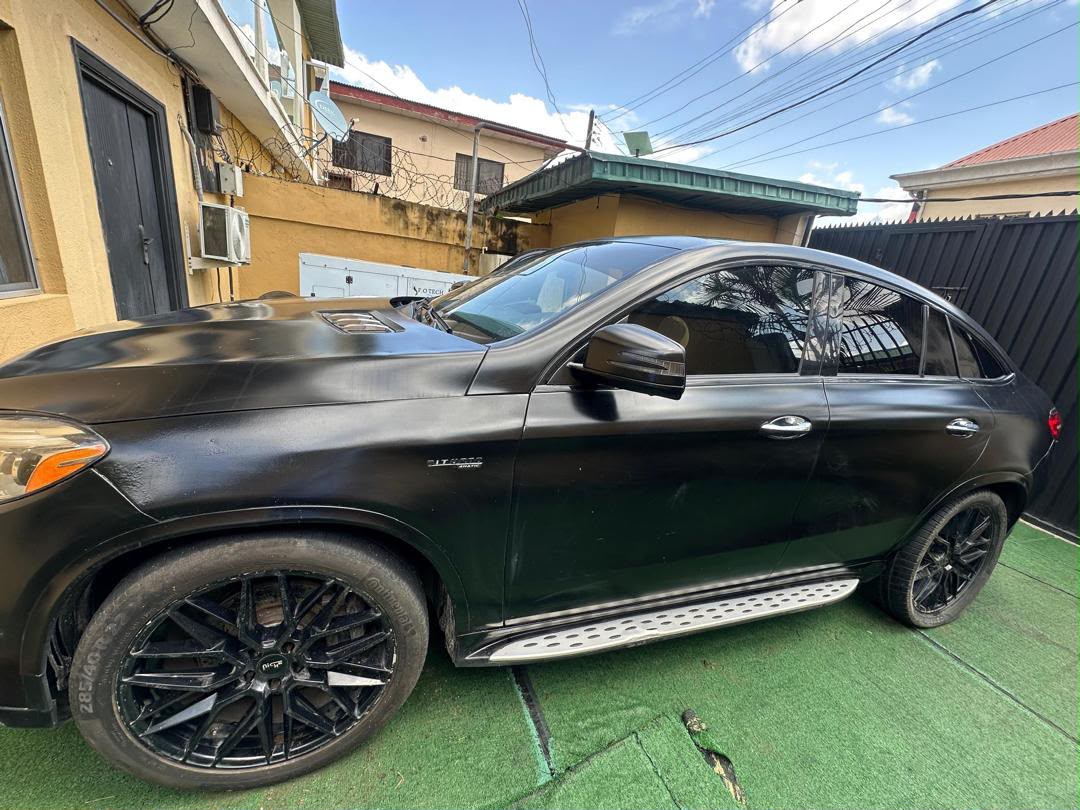 Mercedes-Benz GLE 43 AMG Black Coupe SUV GLE43 AMG