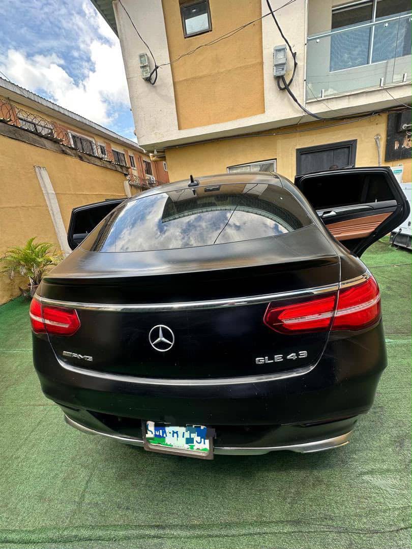 Mercedes-Benz GLE 43 AMG Black Coupe SUV GLE43 AMG