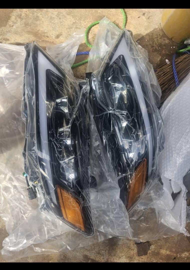 Toyota Camry Headlights 2001-2011 Set