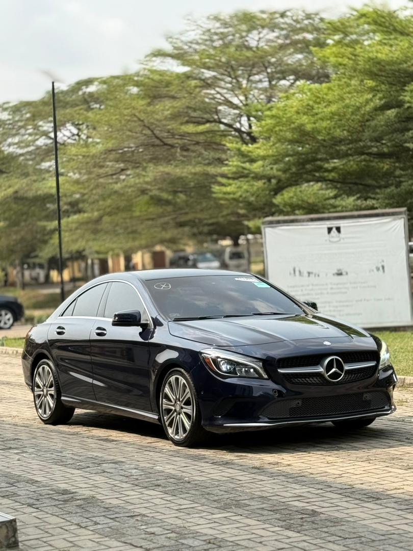 Mercedes-Benz CLA 250 Dark Blue Sedan CLA250