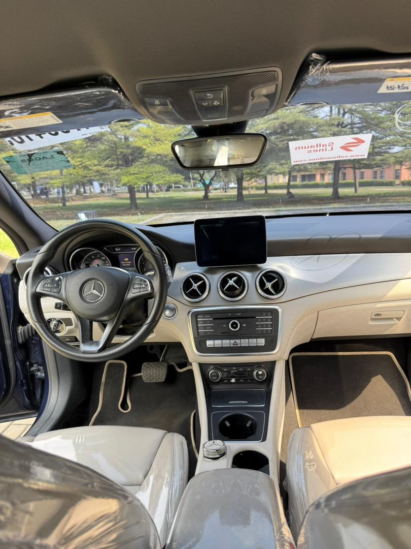 Mercedes-Benz CLA 250 Dark Blue Sedan CLA250