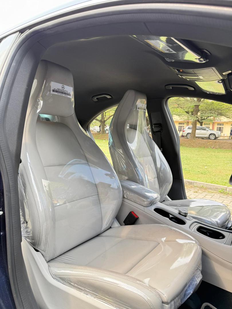 Mercedes-Benz CLA 250 Dark Blue Sedan CLA250
