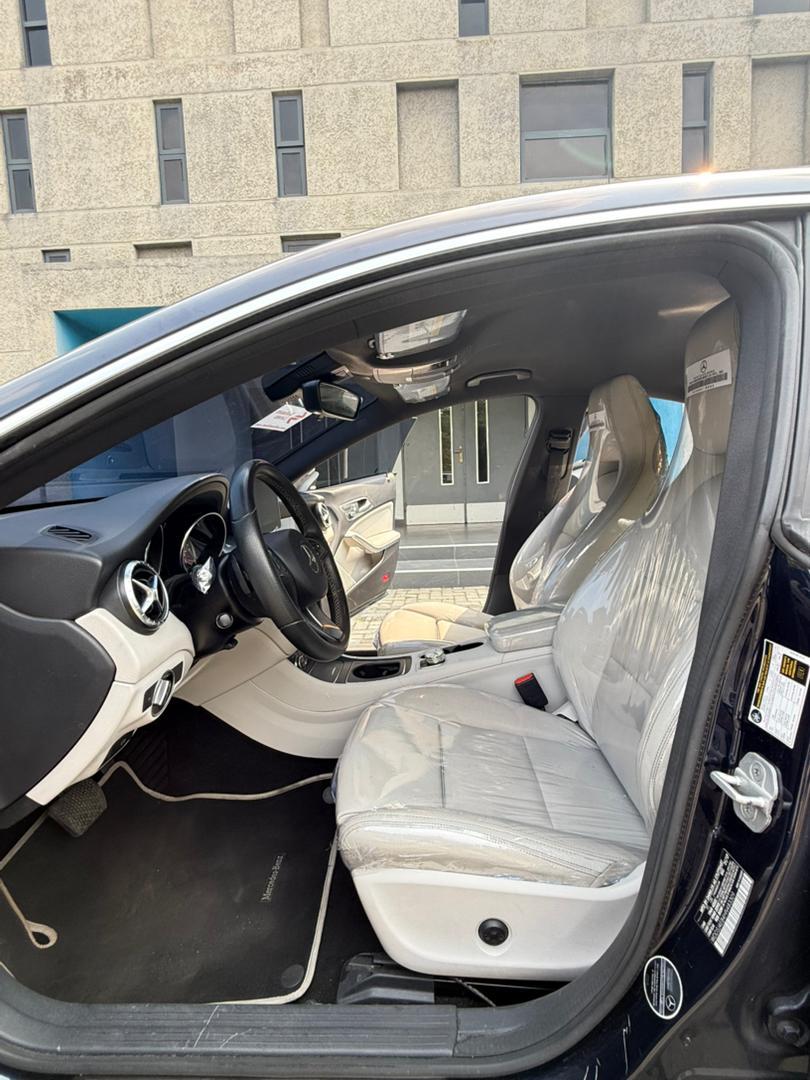 Mercedes-Benz CLA 250 Dark Blue Sedan CLA250