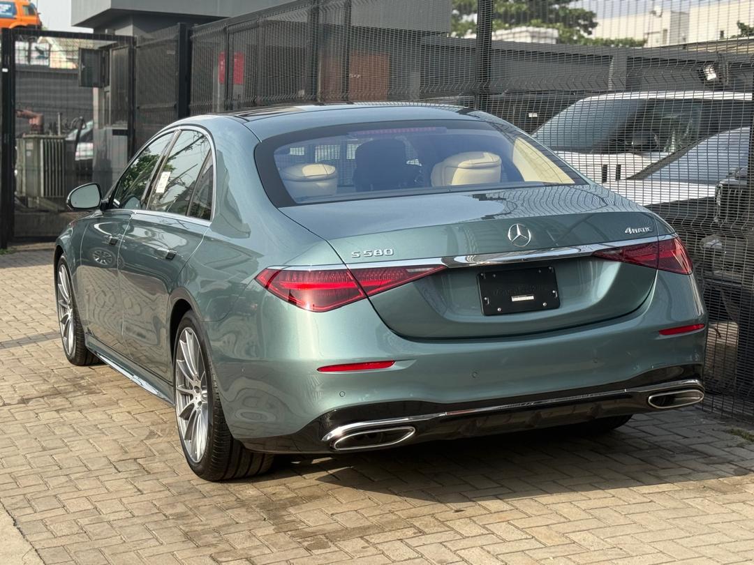 Mercedes-Benz S580 4MATIC, Green Sedan S-Class