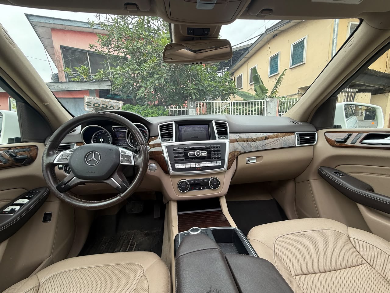 Mercedes-Benz ML 350 White SUV ML350