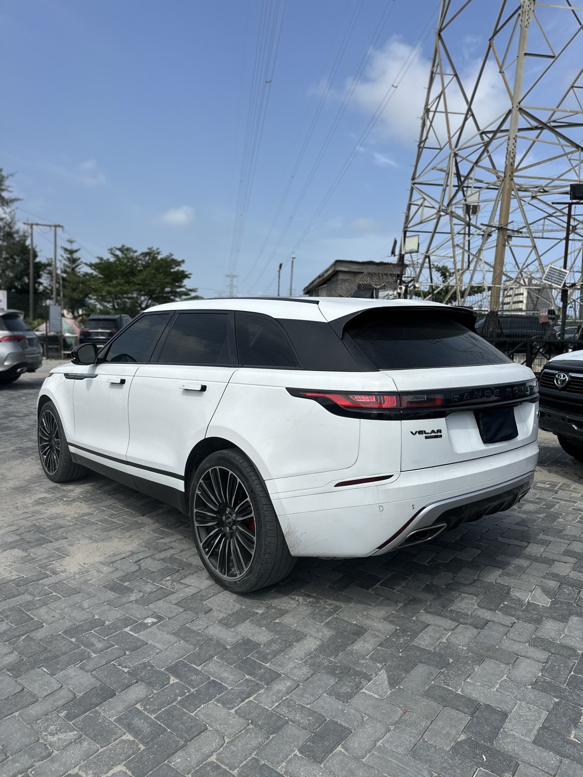 Land Rover Range Rover Velar for Rent, Panoramic Sunroof