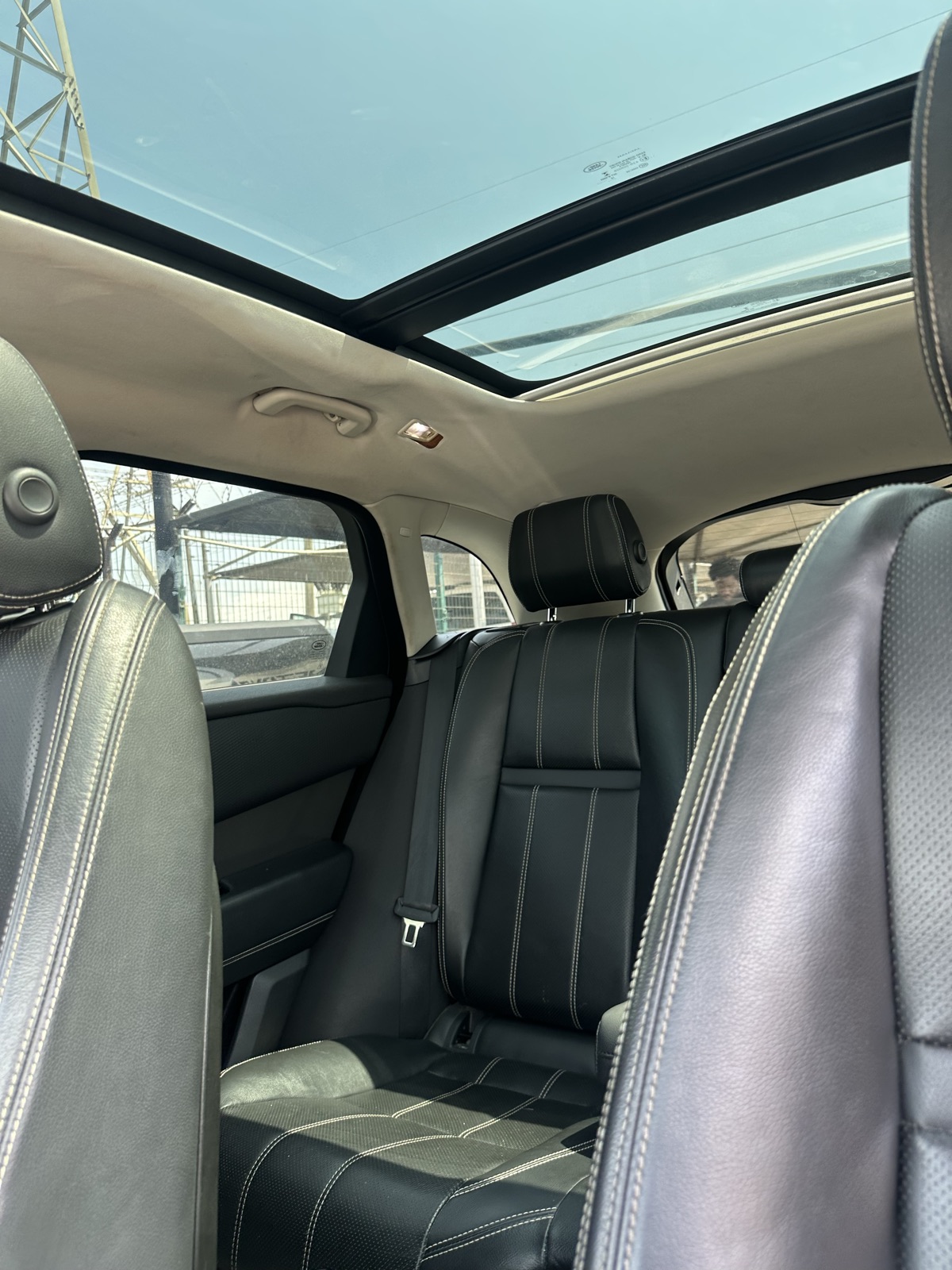 Land Rover Range Rover Velar for Rent, Panoramic Sunroof