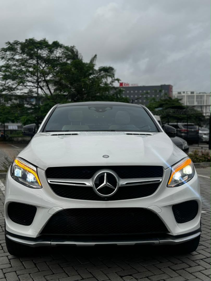 Mercedes-Benz GLE 450 White SUV