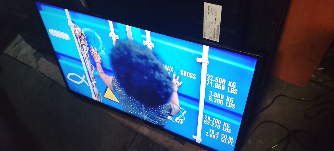 Tcl 43 inches