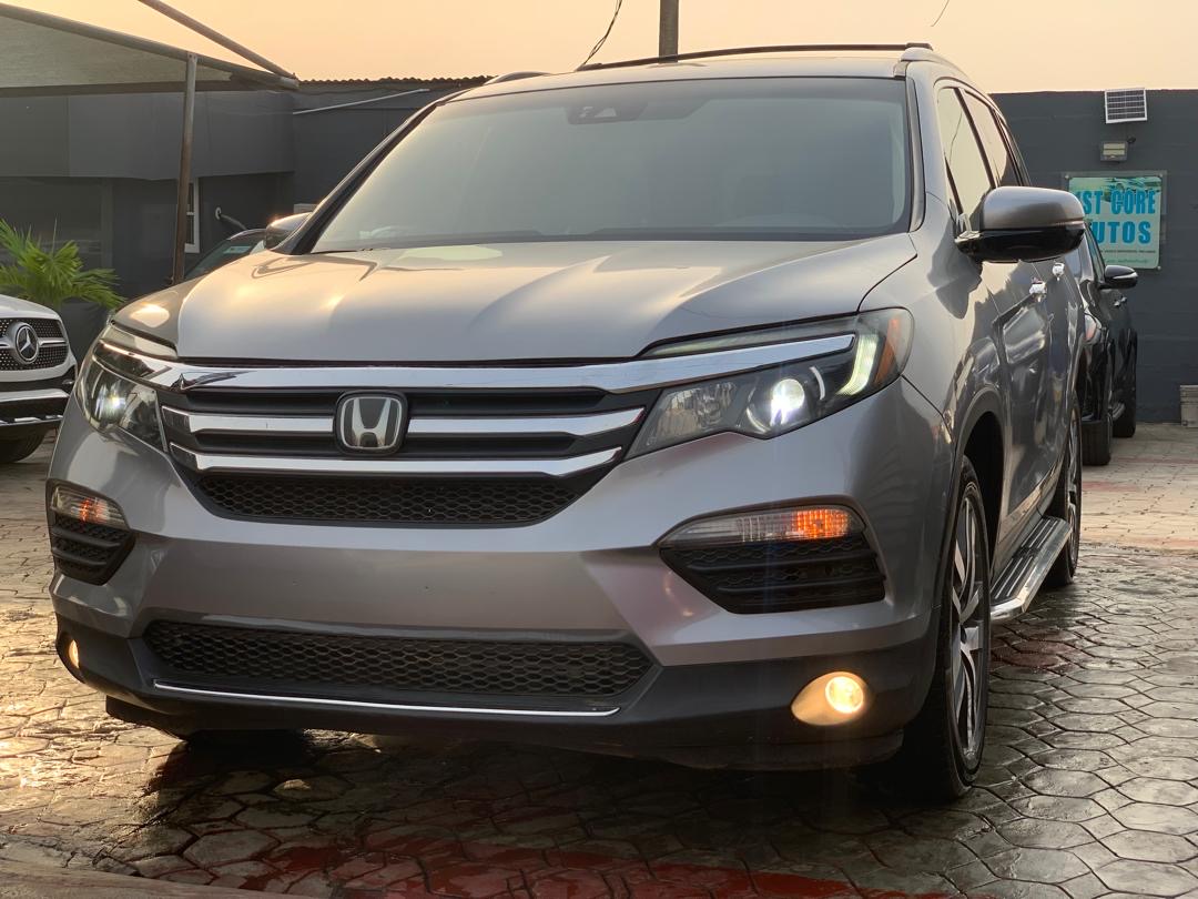 Honda Pilot SUV, Silver