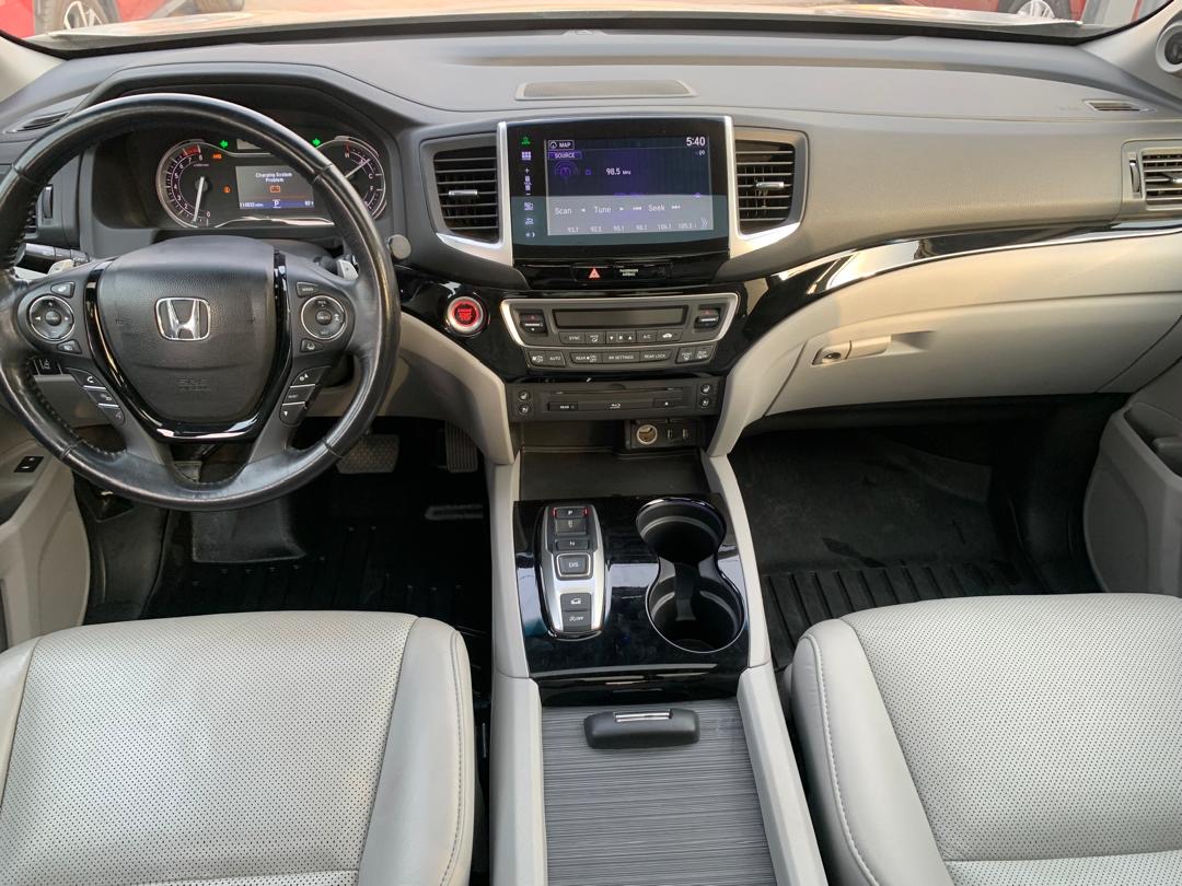 Honda Pilot SUV, Silver