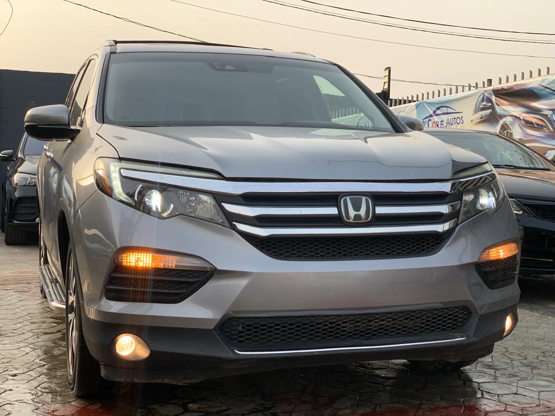 Honda Pilot SUV, Silver