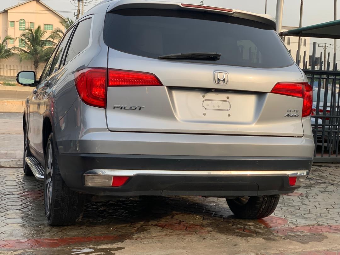Honda Pilot SUV, Silver