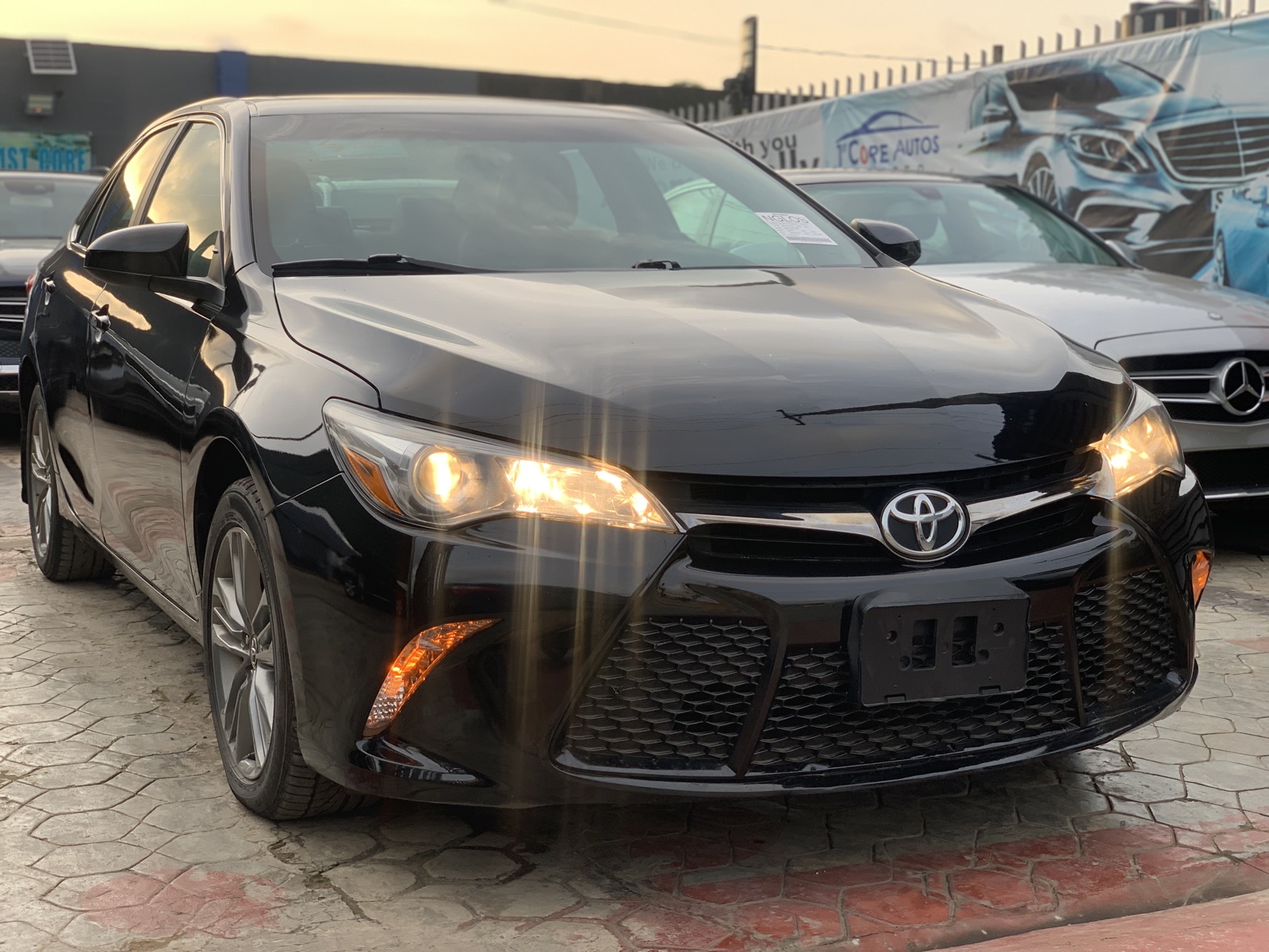 2017 Toyota Camry SE Black Sedan