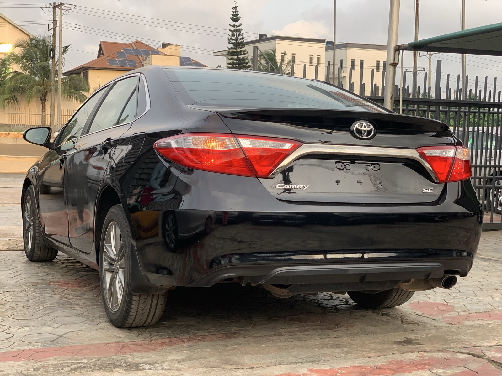 2017 Toyota Camry SE Black Sedan