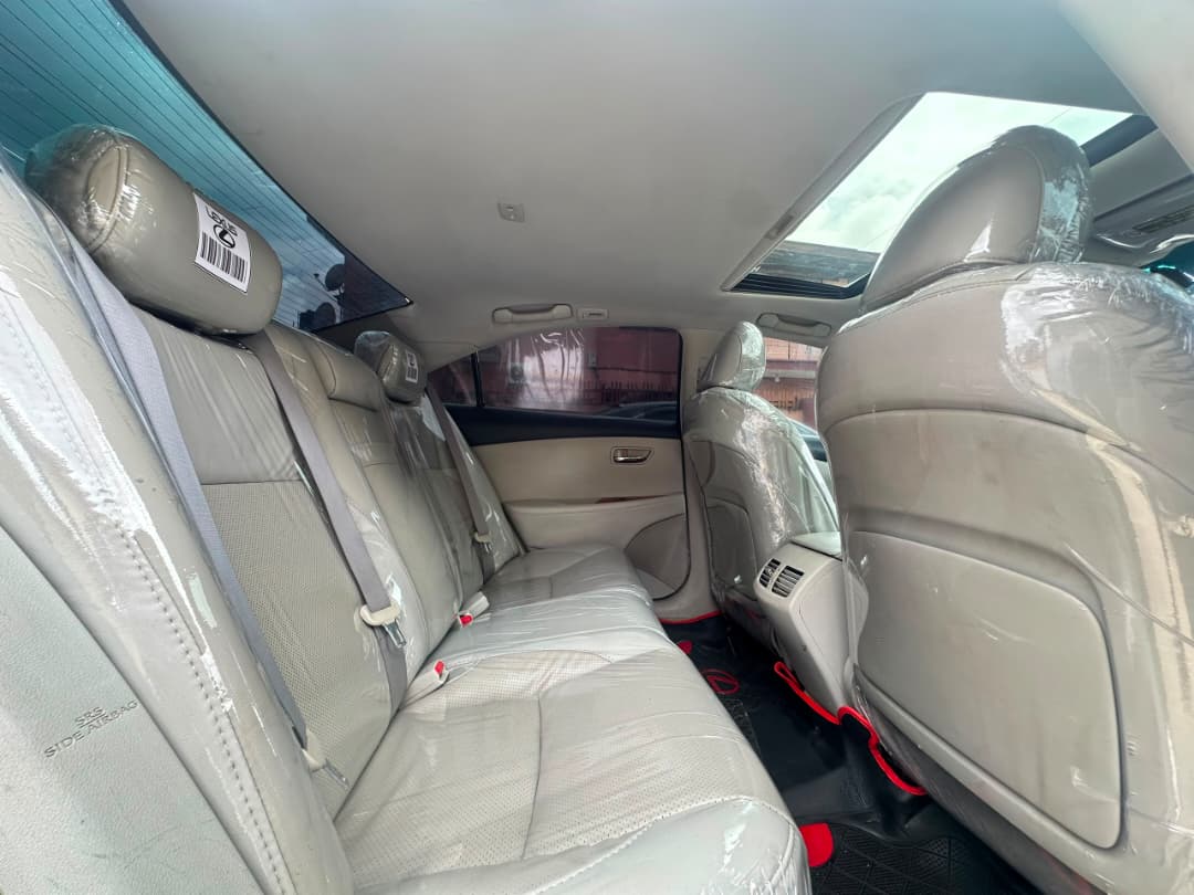 Lexus ES 350, Dark Grey Sedan — photo 6