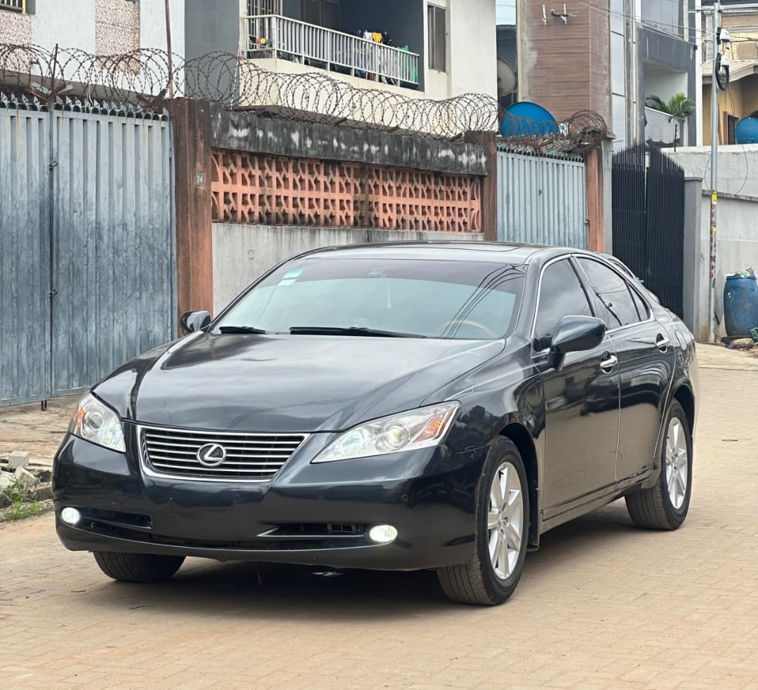 Lexus ES 350, Dark Grey Sedan — photo 8