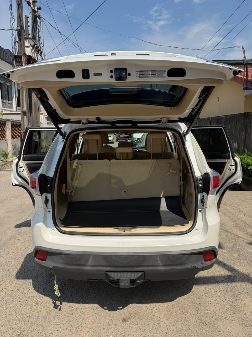 Toyota Highlander SUV, White