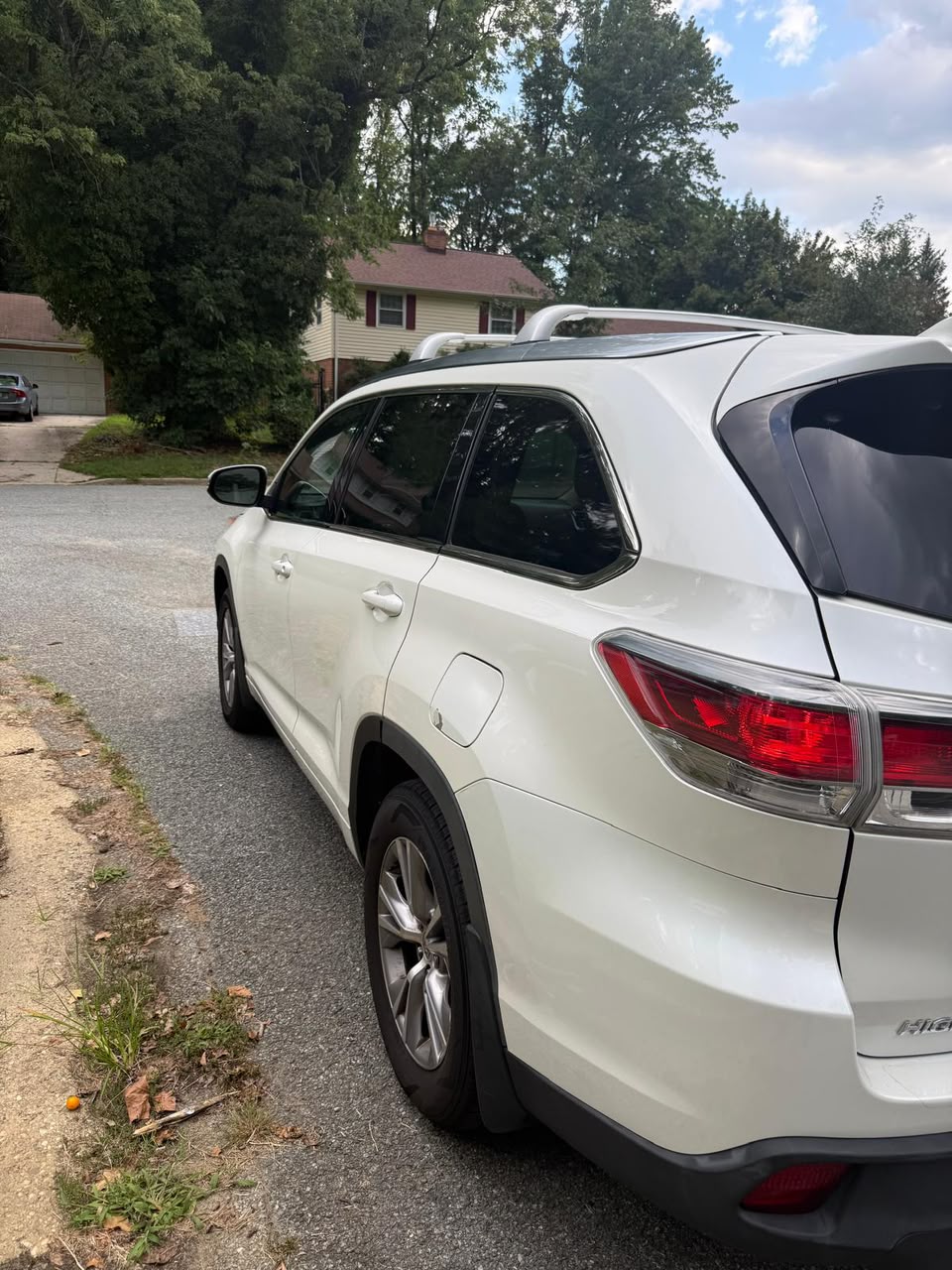Toyota Highlander SUV, White