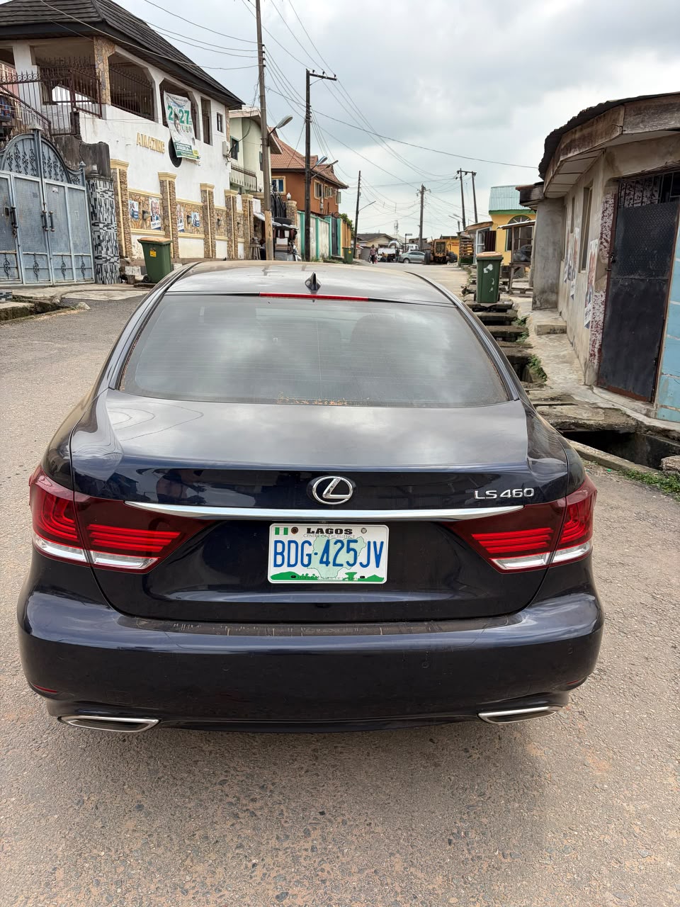 Lexus LS 460 Dark Blue Sedan