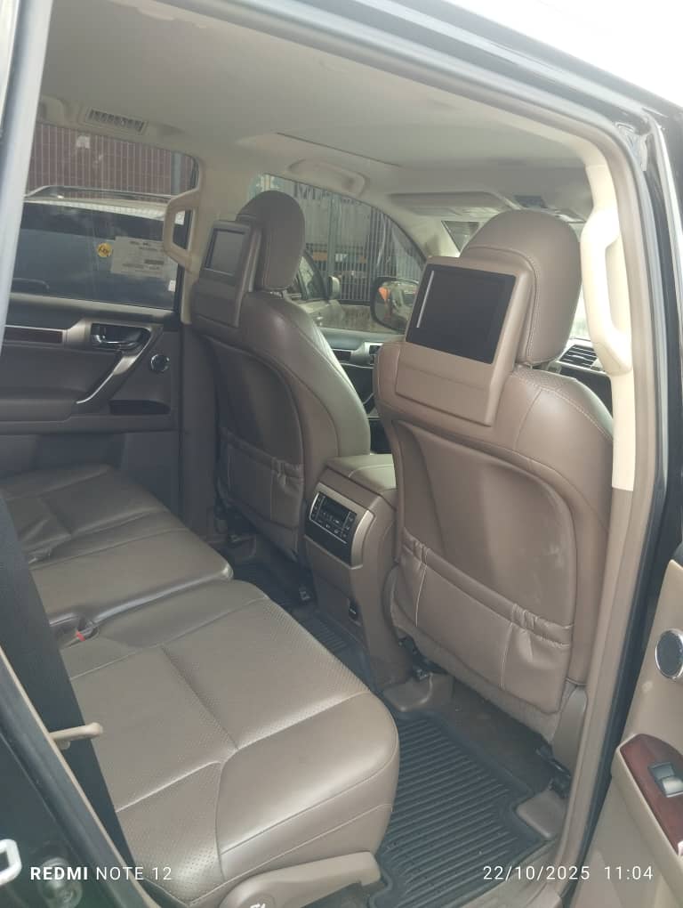 Lexus GX460 SUV, Black with Foldable Rear Seats GX 460