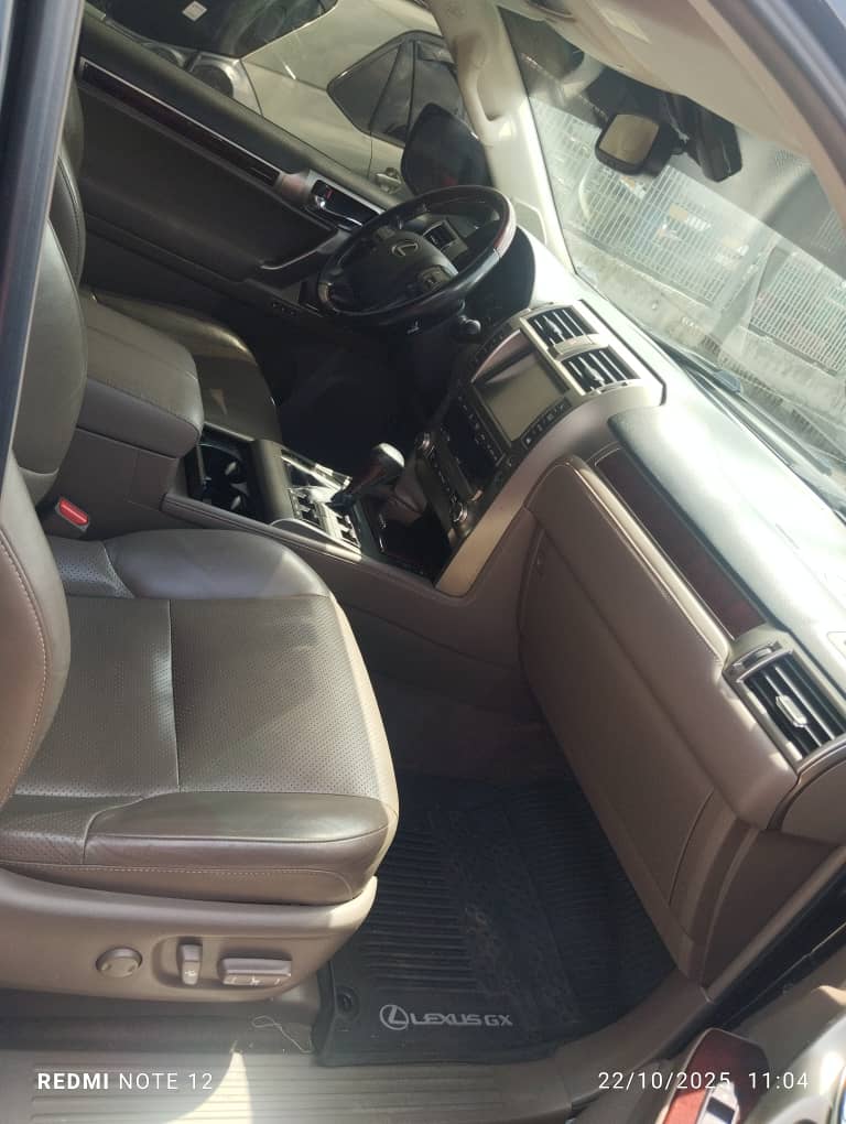 Lexus GX460 SUV, Black with Foldable Rear Seats GX 460