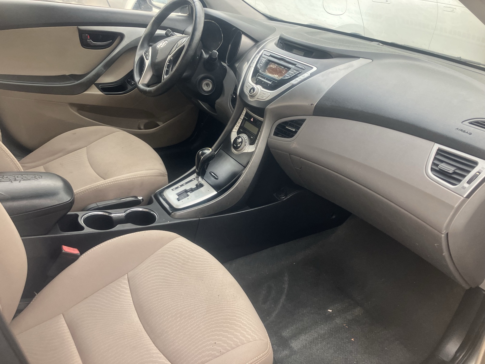Hyundai Elentra 2012 model