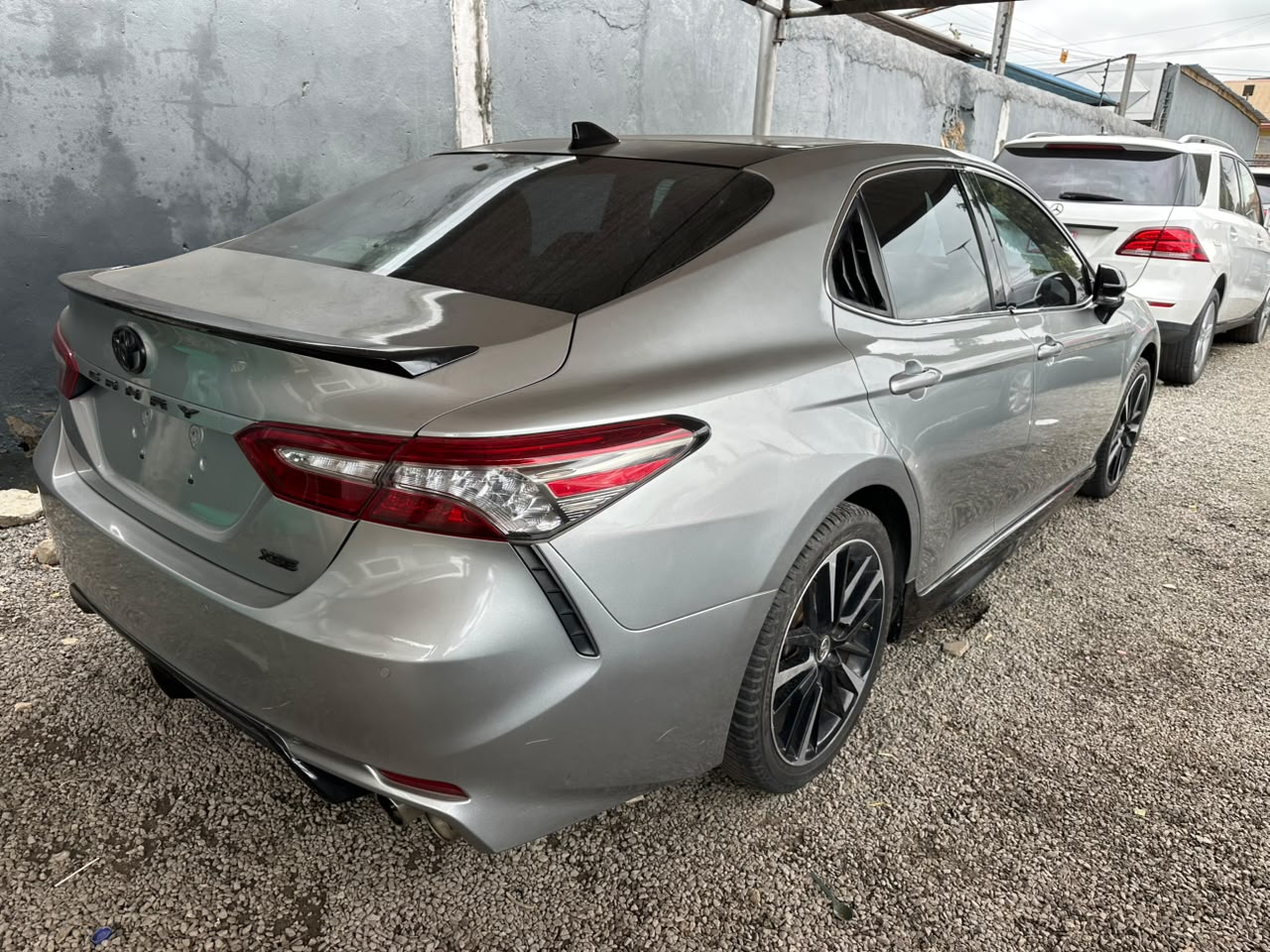 Toyota Camry Silver Sedan — photo 9