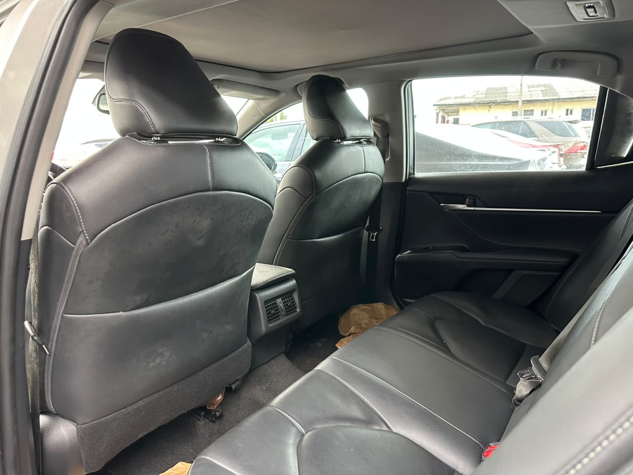 Toyota Camry Silver Sedan — photo 10