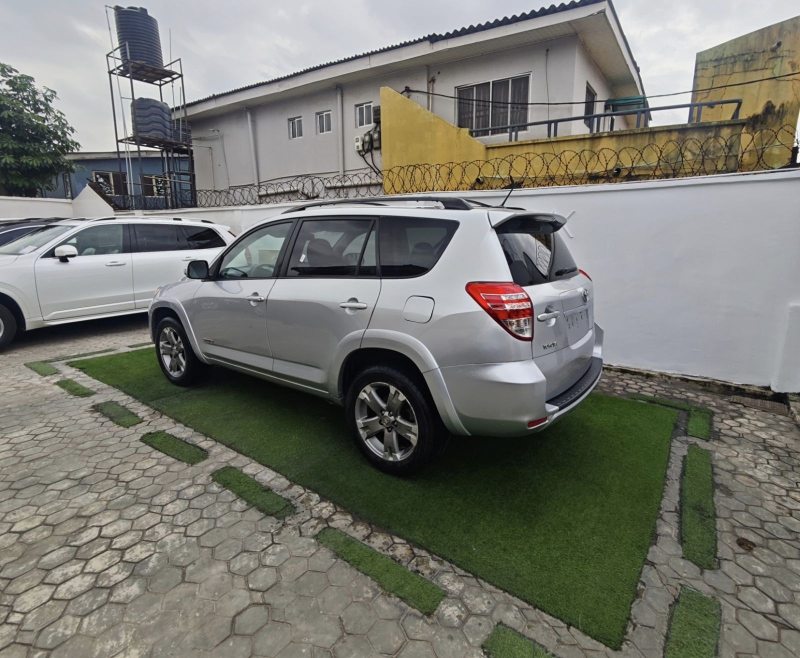 2012 Model Toyota RAV4 SUV, Silver — photo 9