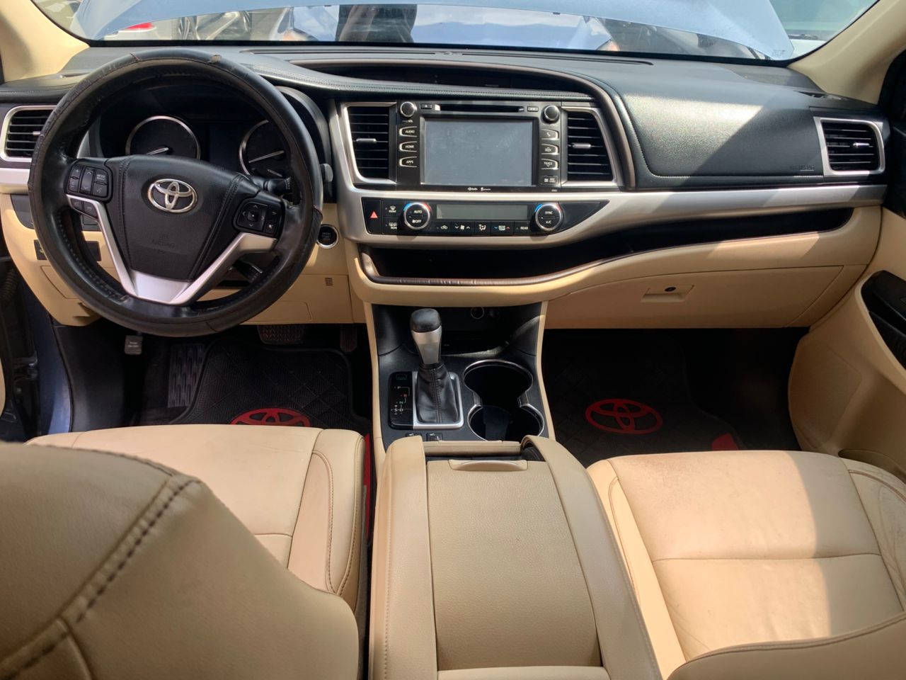 Toyota Highlander SUV, Blue with Roof Rails