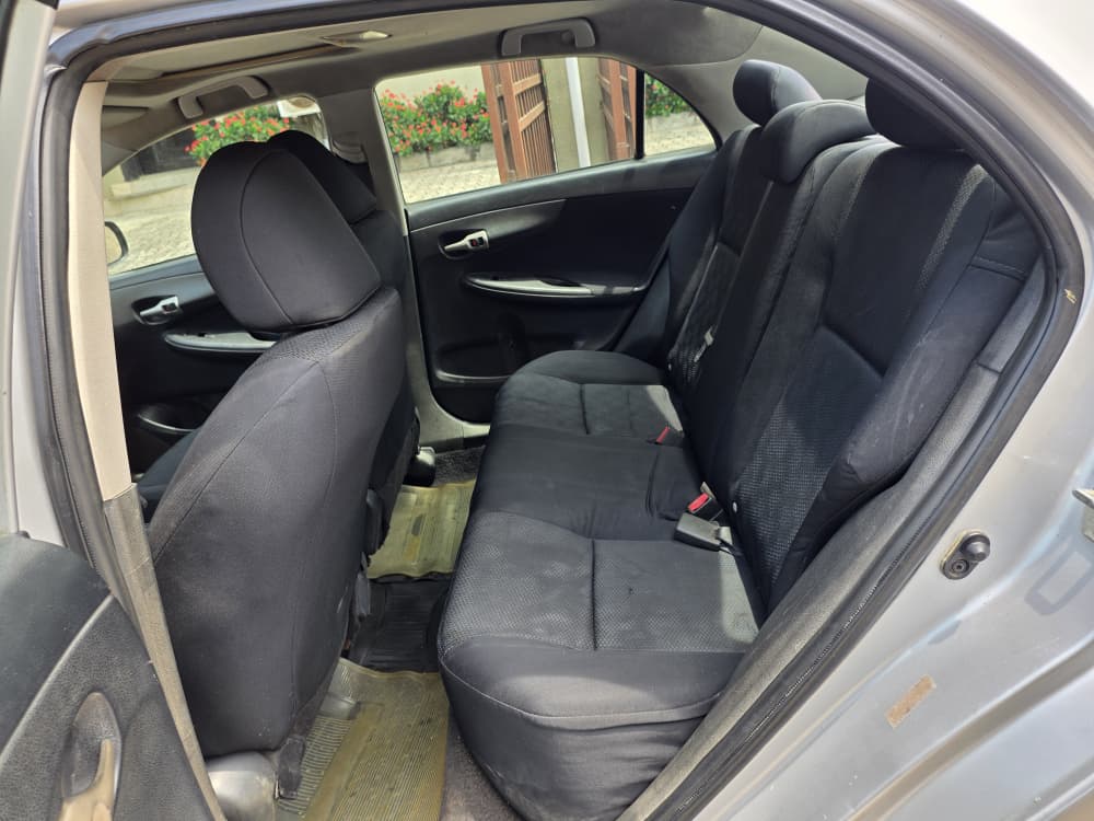 Toyota Corolla S Silver Sedan
