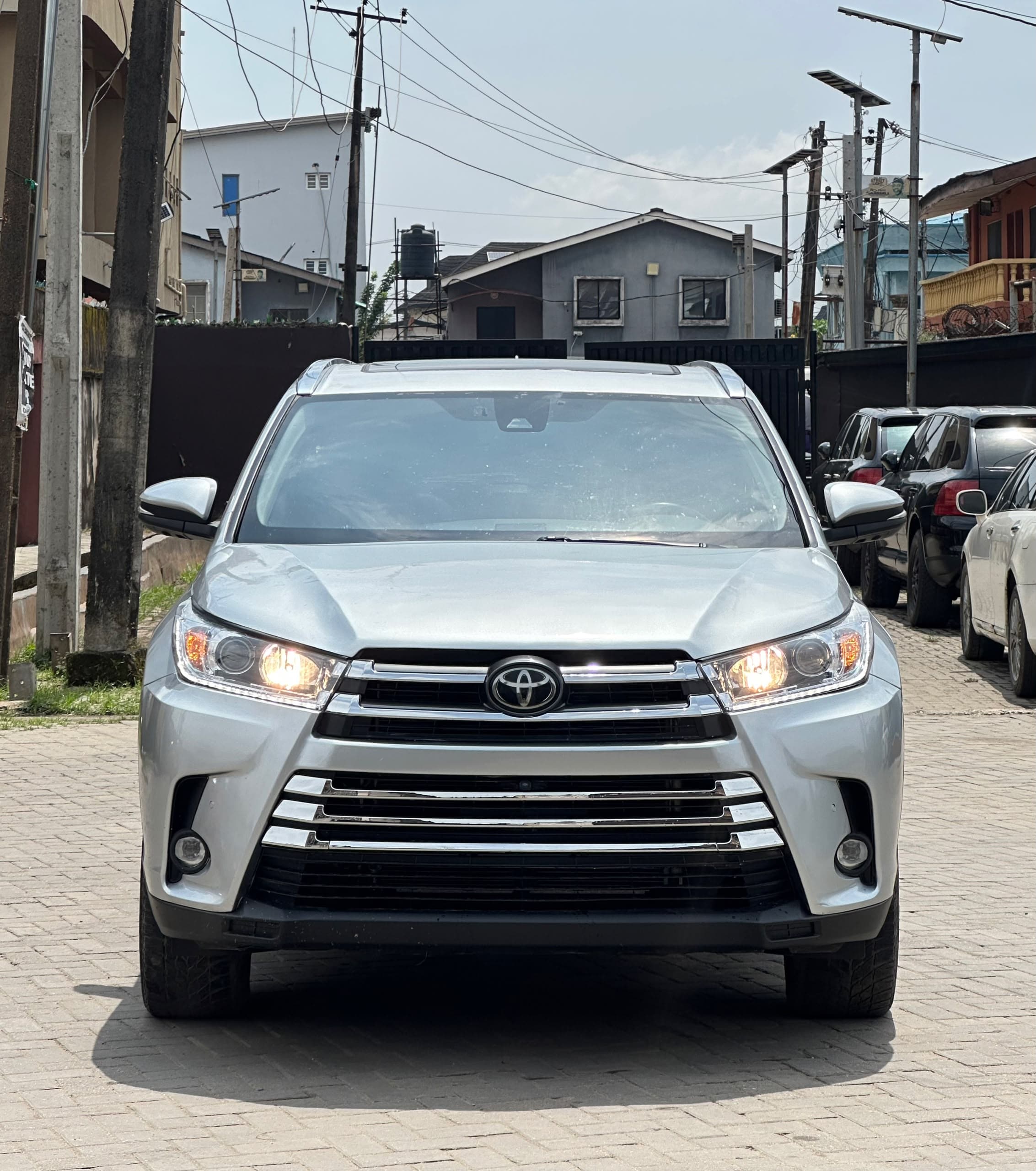 Toyota Highlander Silver SUV