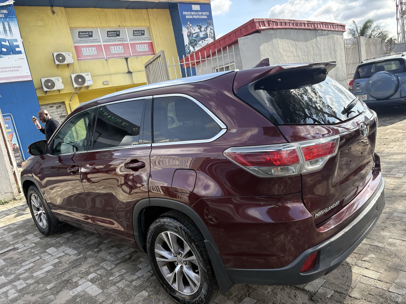 2015 Toyota Highlander — photo 3