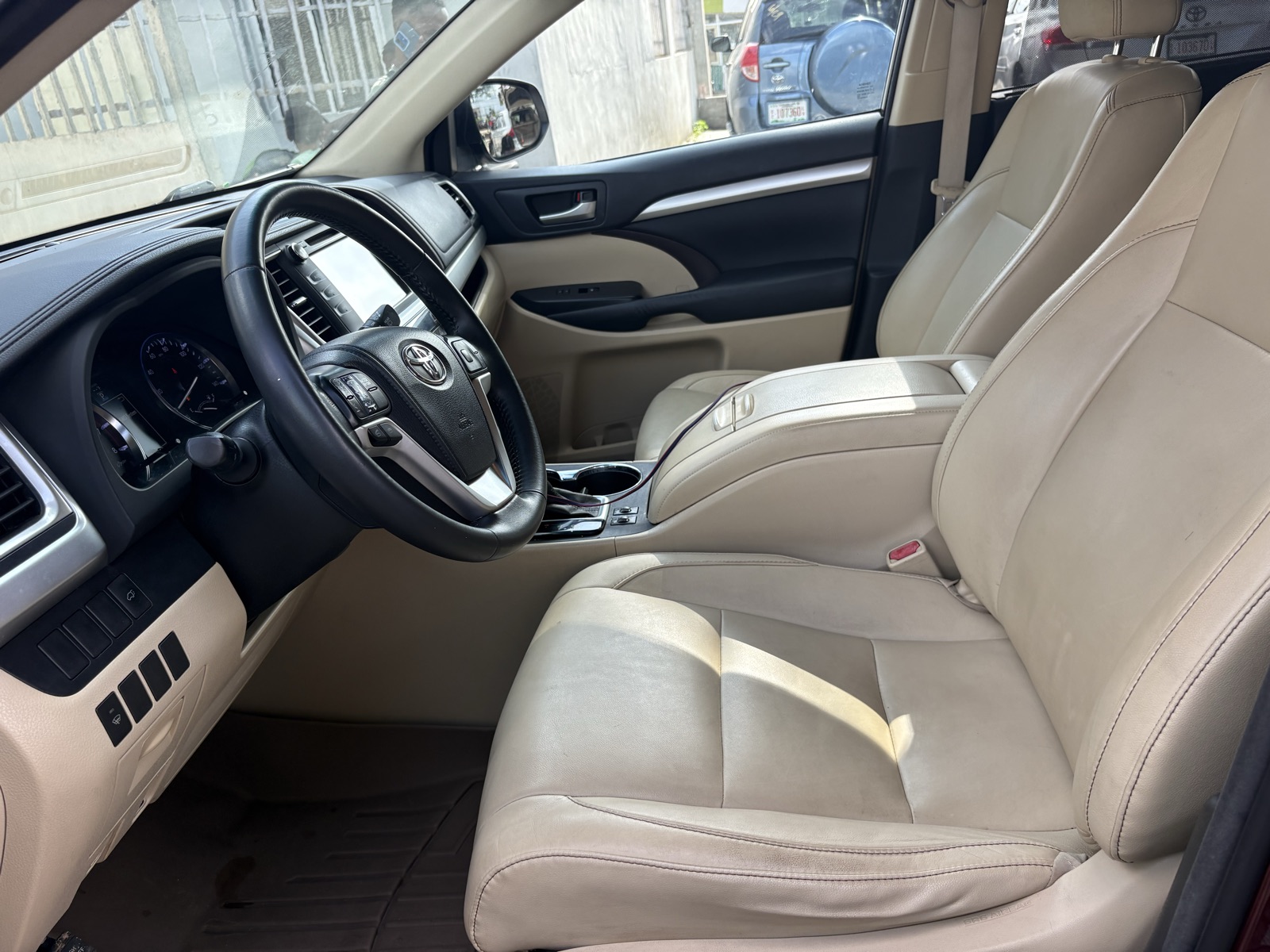 2015 Toyota Highlander — photo 6