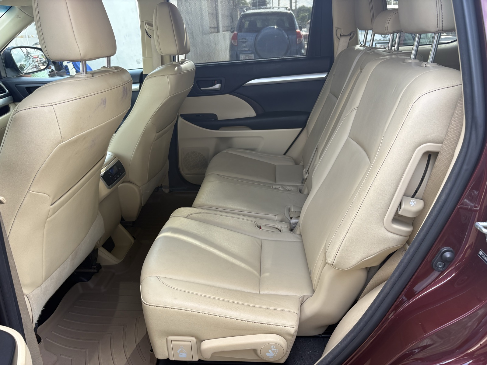 2015 Toyota Highlander — photo 9