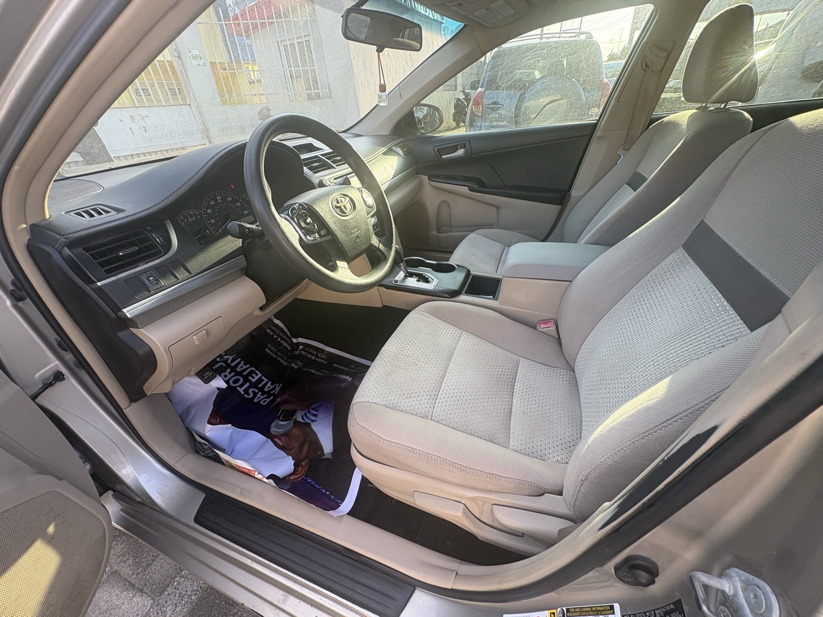 For sale Accident free 2014 Camry LE — photo 2