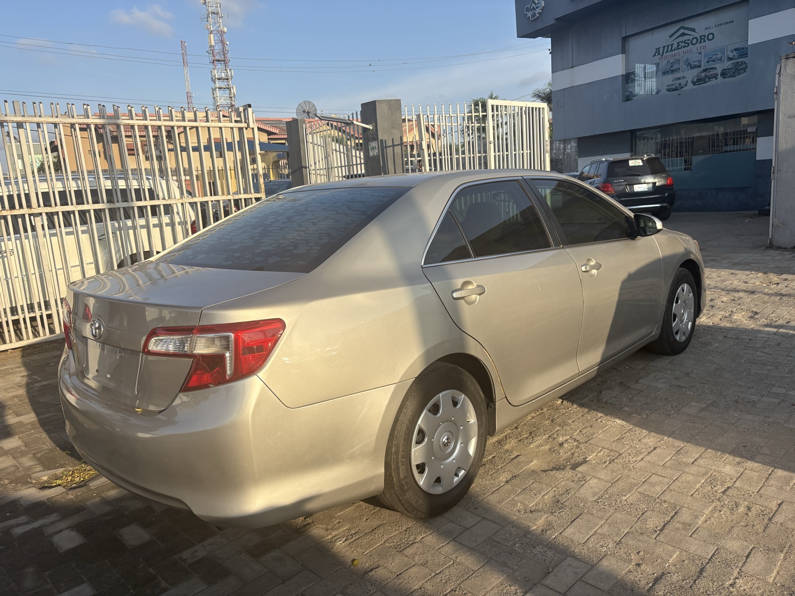 For sale Accident free 2014 Camry LE — photo 4
