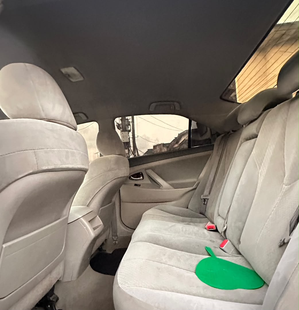 Toyota Camry LE, Dark Grey Sedan — photo 3