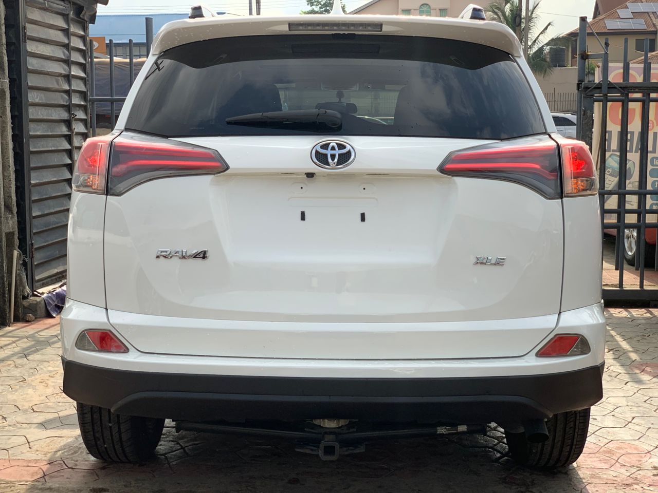2016 Toyota RAV4 White SUV with Alloy Wheels
