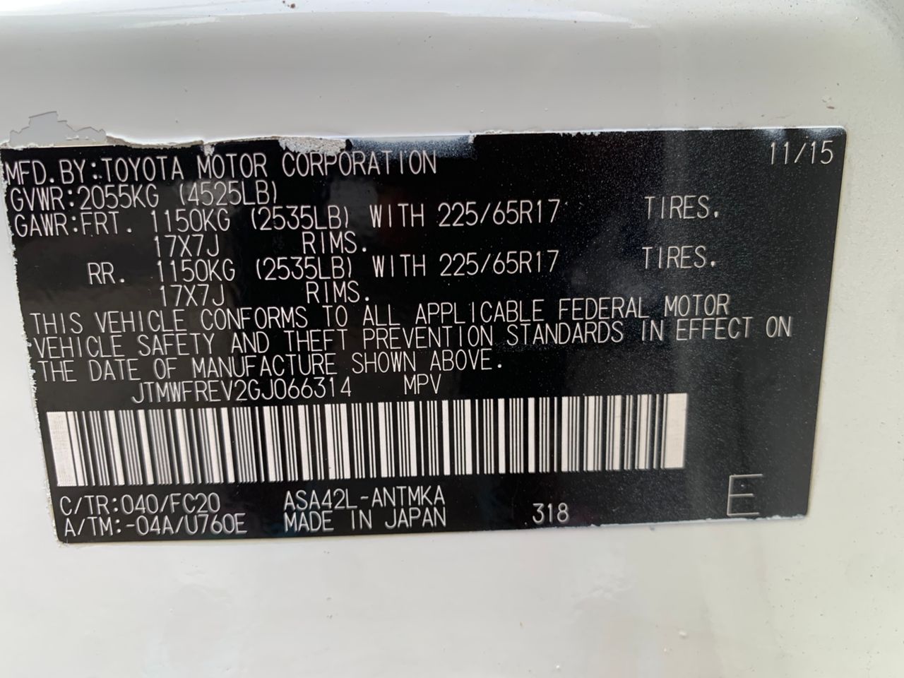 2016 Toyota RAV4 White SUV with Alloy Wheels