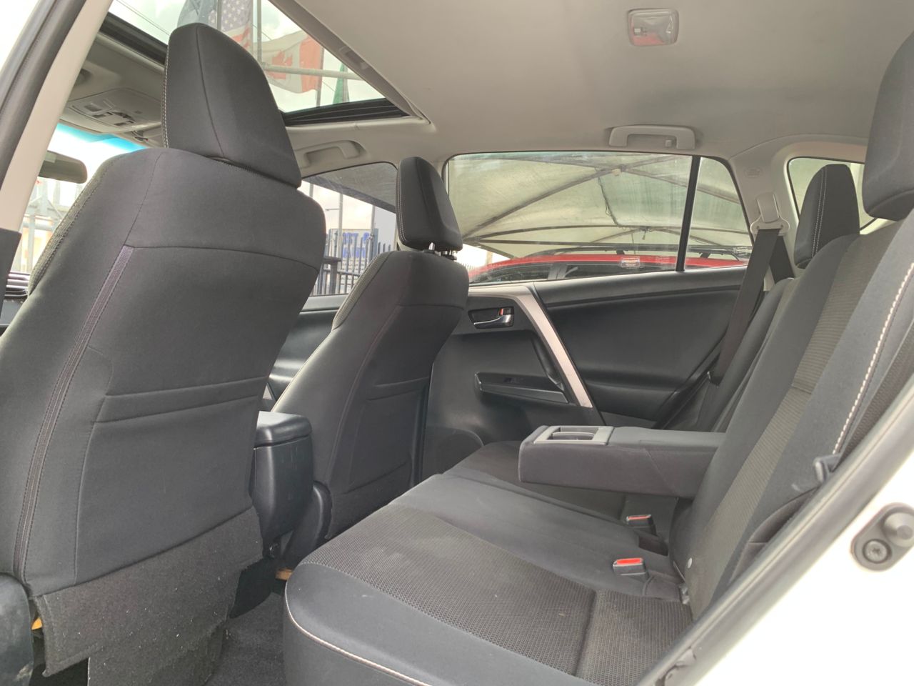 2016 Toyota RAV4 White SUV with Alloy Wheels