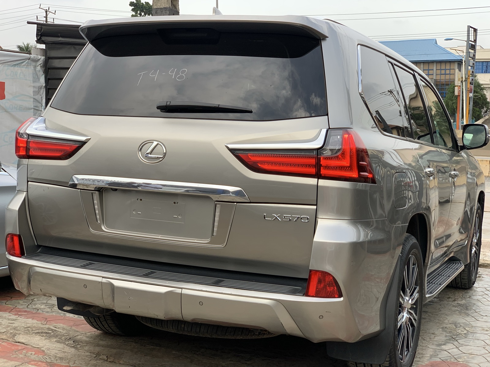 Lexus LX 570, Silver SUV for Sale