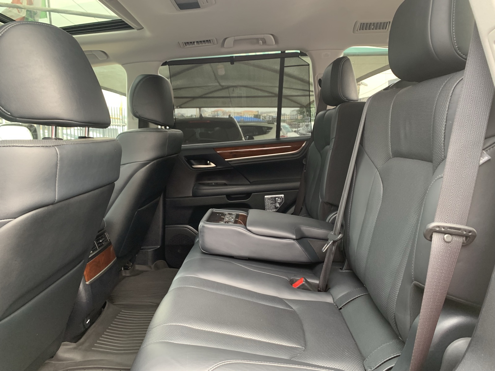 Lexus LX 570, Silver SUV for Sale