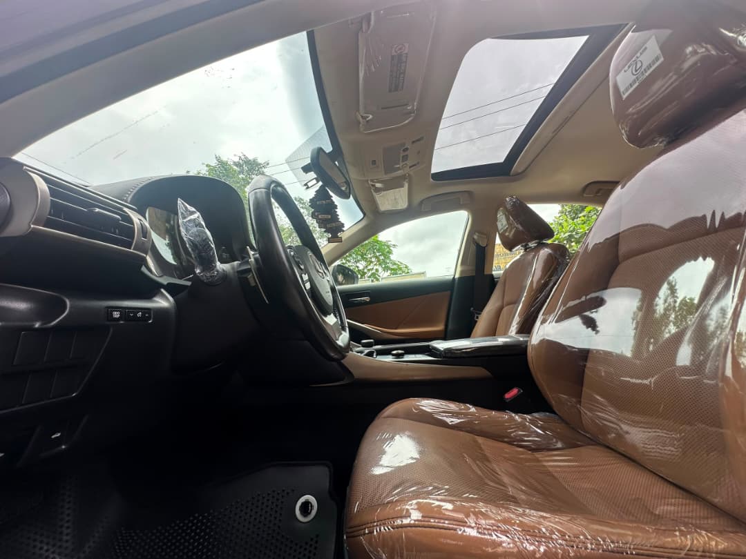 Lexus IS 250 Silver Sedan with AWD — photo 3