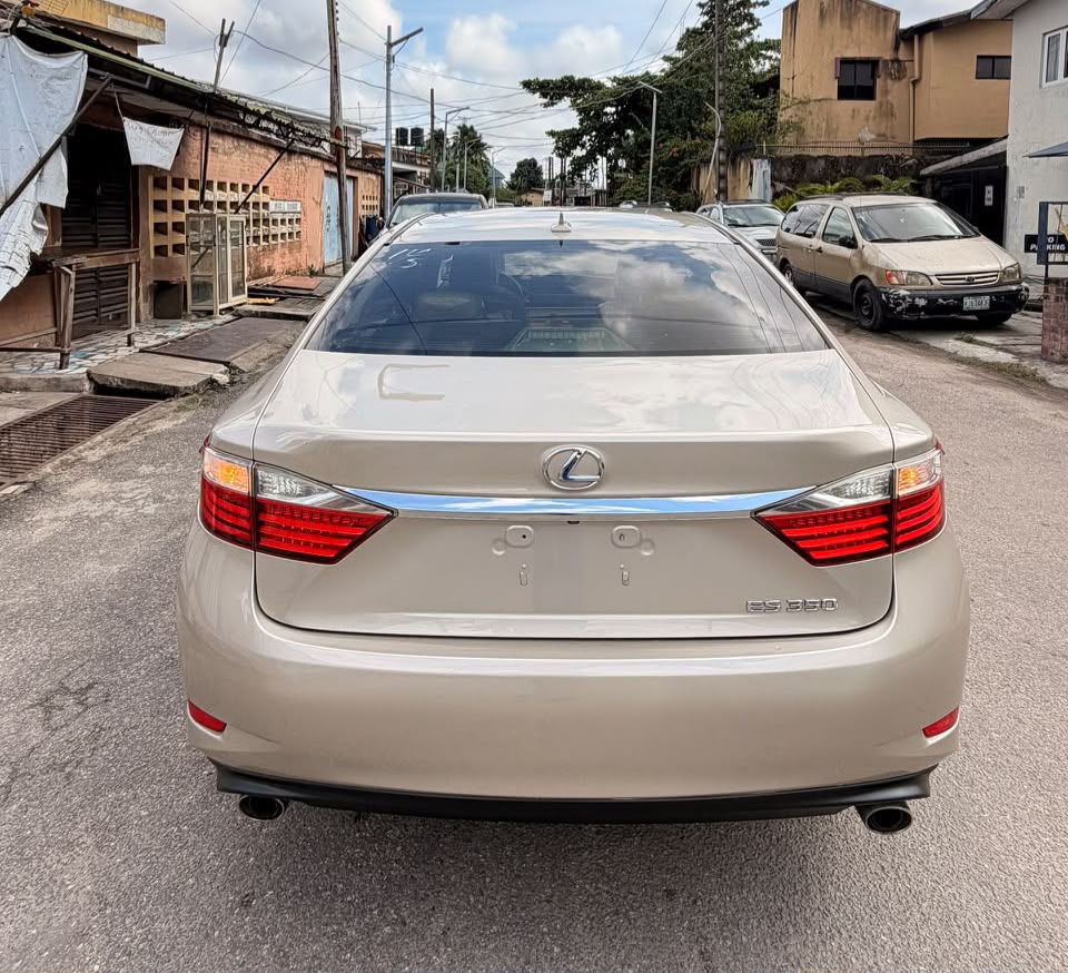 Lexus ES 350 Sedan, Gold — photo 3