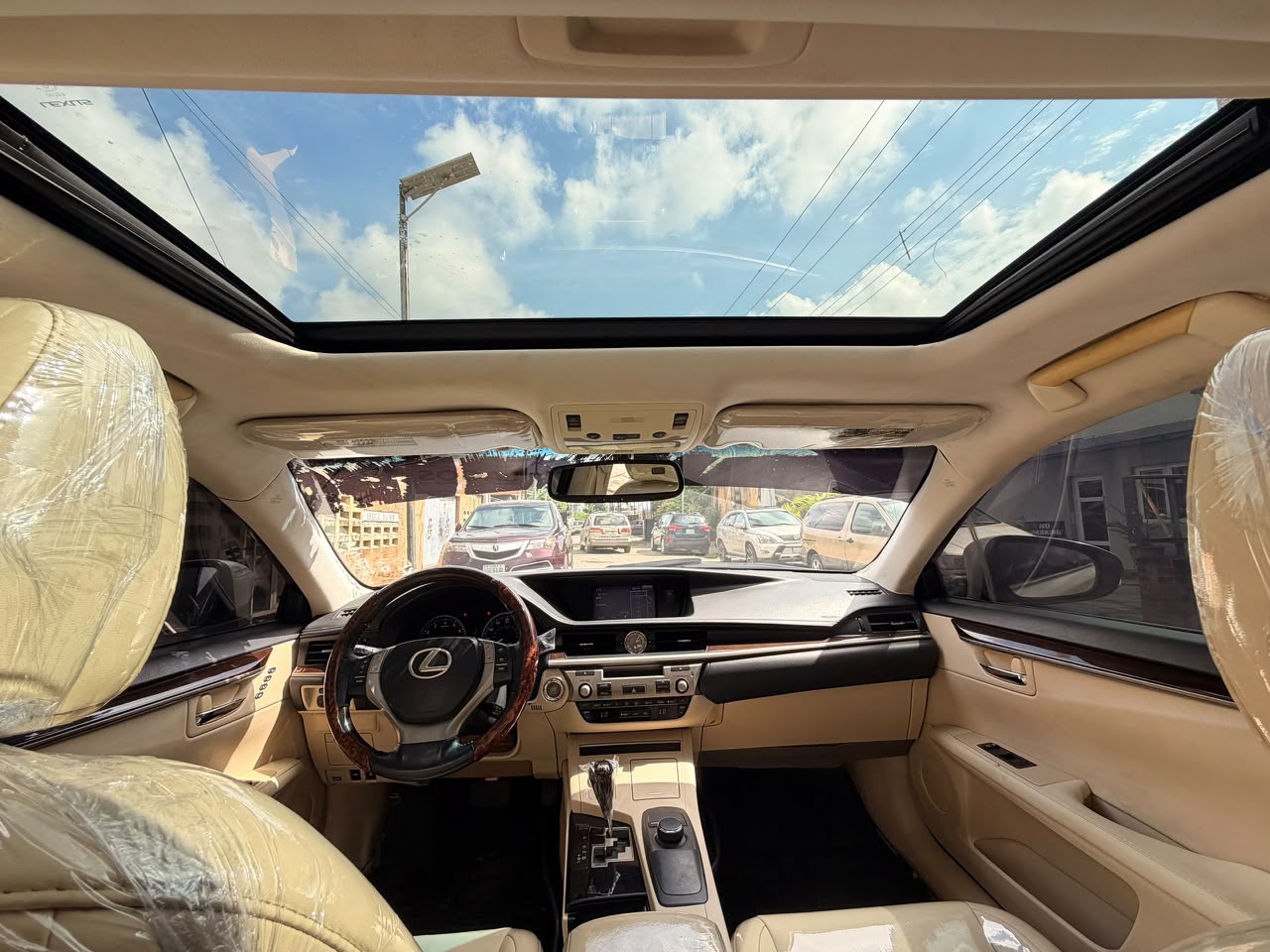 Lexus ES 350 Sedan, Gold — photo 9