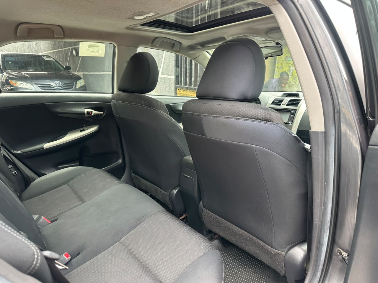 Toyota Corolla S, Dark Grey Sedan — photo 2