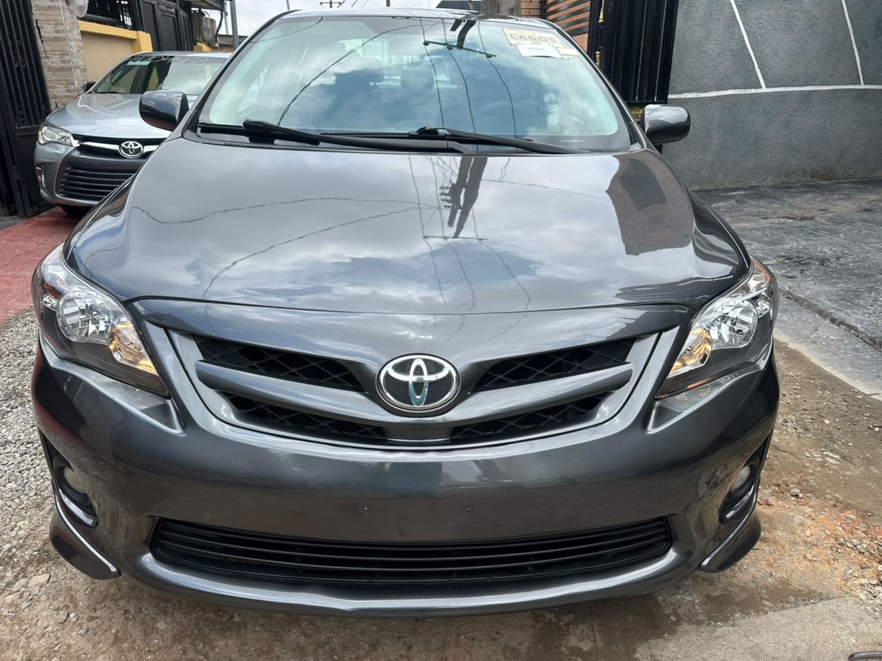 Toyota Corolla S, Dark Grey Sedan — photo 10